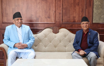 सिंहदरबारमा ओली-प्रचण्ड भेट